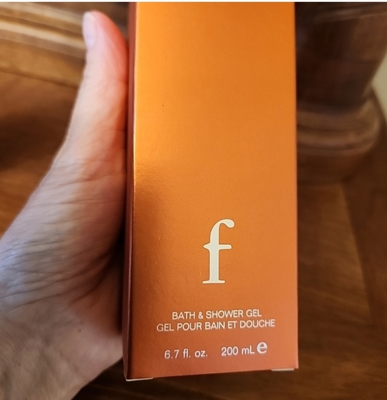 NIB $48 Perry Ellis F by Perry Ellis Shower Gel 6.7 oz for Women - Picture 3 of 5